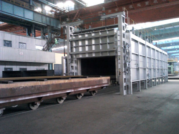 Trolley type heat treatment furnace